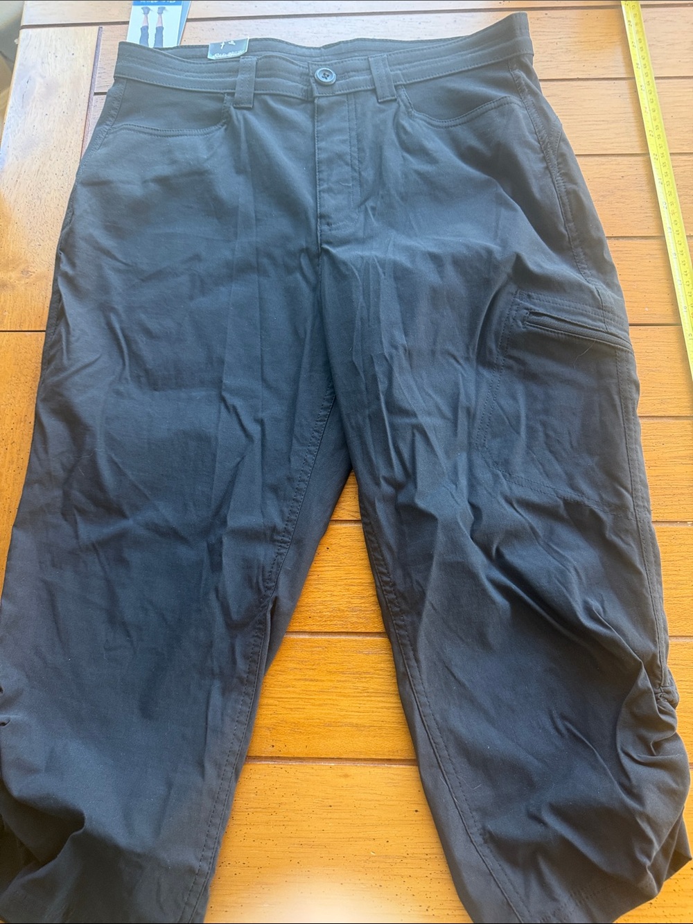 NWT Eddie Bauer Black Rainier Capris size 10 Color Black